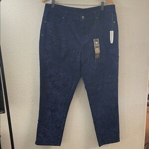 DG2 Embellished Navy purple Floral Velvet Jeans NWT 16p
Dramatic sexy 19x37